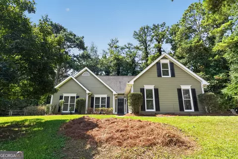 106 Crown Forest Dr, Mcdonough, GA 30252