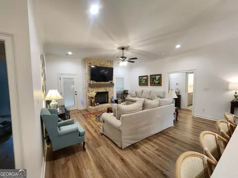 Living - 108 Raspberry Trl, Perry, GA 31069 photo 2 of 4