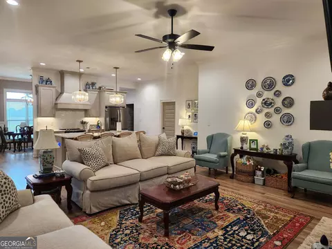 Living - 108 Raspberry Trl, Perry, GA 31069 photo 3 of 4