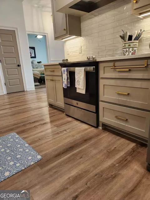 Kitchen - 108 Raspberry Trl, Perry, GA 31069 photo 5 of 12