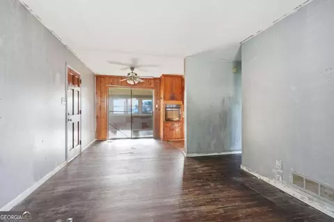 Living - 5911 Meadowview Rd, Rex, GA 30273 photo 2 of 3