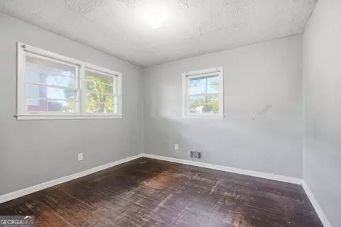Bedroom - 5911 Meadowview Rd, Rex, GA 30273 photo 3 of 5
