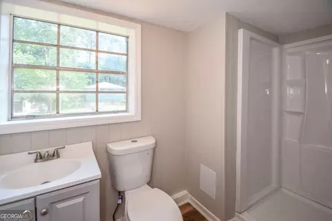 Bath - 6473 Fleur De Lis Dr, Morrow, GA 30260 photo 3 of 3