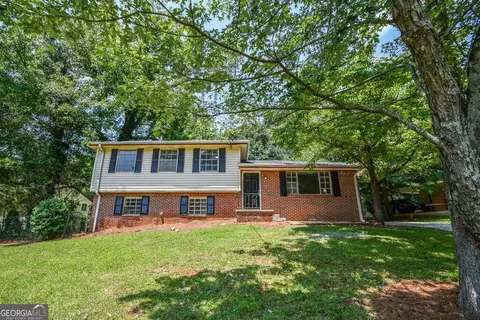 Exterior - 6473 Fleur De Lis Dr, Morrow, GA 30260 photo 2 of 3