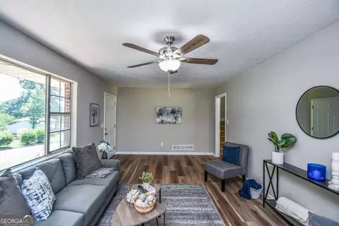 Living - 6473 Fleur De Lis Dr, Morrow, GA 30260 photo 3 of 3