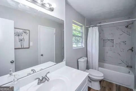 Bath - 6473 Fleur De Lis Dr, Morrow, GA 30260 photo 1 of 3