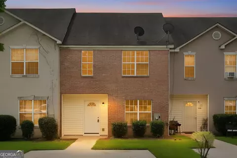 366 N Beach Ct, Riverdale, GA 30274