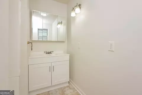 Bath - 763 Oak Ave, Pinehurst, GA 31070 photo 2 of 2