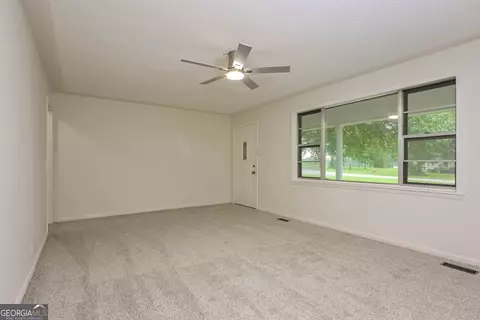 Living - 763 Oak Ave, Pinehurst, GA 31070 photo 1 of 3