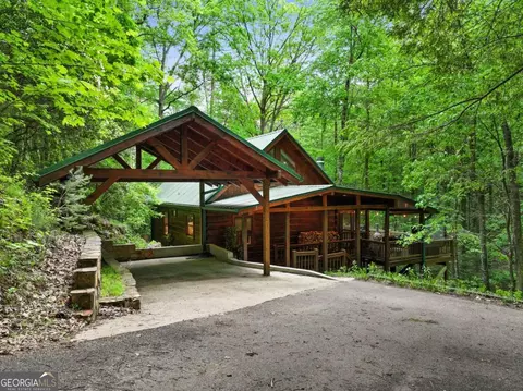 189 Cherry Lake Dr #3, Blue Ridge, GA 30513