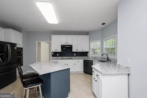 Kitchen - 40 Jacksons Vly, Sharpsburg, GA 30277 photo 2 of 6