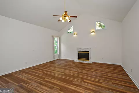 Living - 40 Jacksons Vly, Sharpsburg, GA 30277 photo 4 of 7