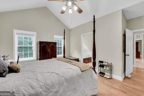 Bedroom - 4165 Prather Bridge Rd, Toccoa, GA 30577 photo 2 of 11