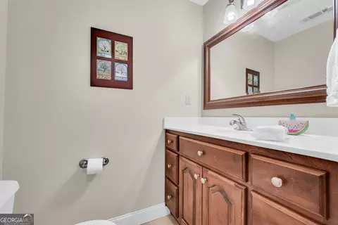 Bath - 4165 Prather Bridge Rd, Toccoa, GA 30577 photo 6 of 7