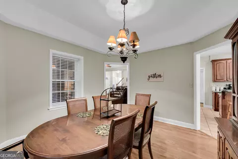 Dining - 4165 Prather Bridge Rd, Toccoa, GA 30577 photo 3 of 4