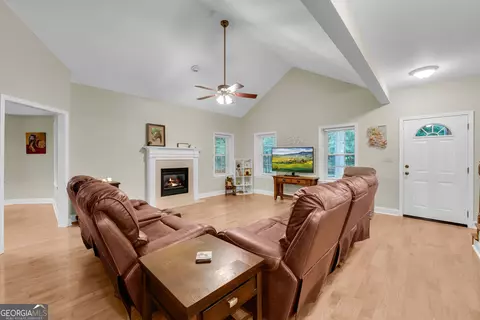 Living - 4165 Prather Bridge Rd, Toccoa, GA 30577 photo 1 of 1