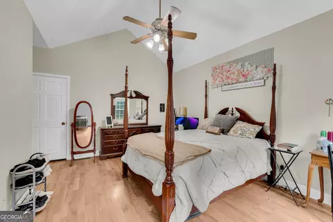Bedroom - 4165 Prather Bridge Rd, Toccoa, GA 30577 photo 4 of 11