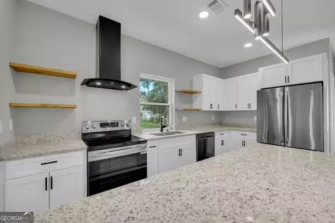 Kitchen - 159 Wright Cir, Athens, GA 30601 photo 2 of 6
