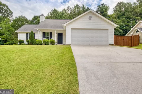 185 Creekside Dr, Grantville, GA 30220
