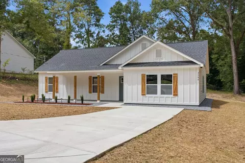 4380 Navajo Ln SE, Acworth, GA 30102