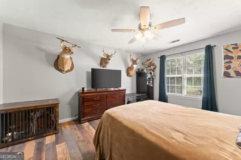 Bedroom - 7501 Lula Rd, Lula, GA 30554 photo 4 of 6