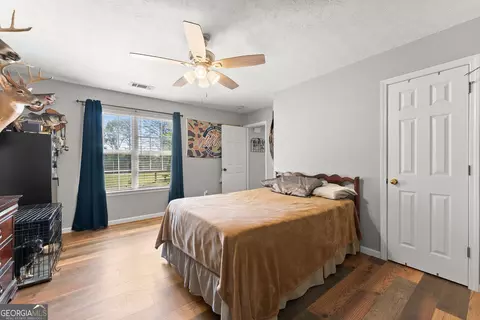 Bedroom - 7501 Lula Rd, Lula, GA 30554 photo 3 of 6