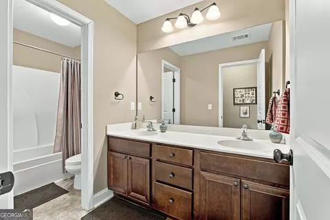 Bath - 109 Celebration Blvd, Lagrange, GA 30241 photo 4 of 4