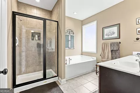 Bath - 109 Celebration Blvd, Lagrange, GA 30241 photo 2 of 4