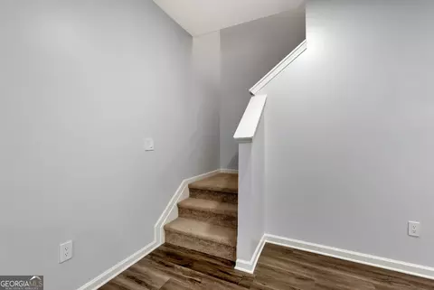 Entry Way - 1183 Hudson Ct, Bethlehem, GA 30620 photo 3 of 7