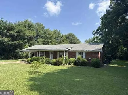33 Bridges St, Notasulga, AL 36866
