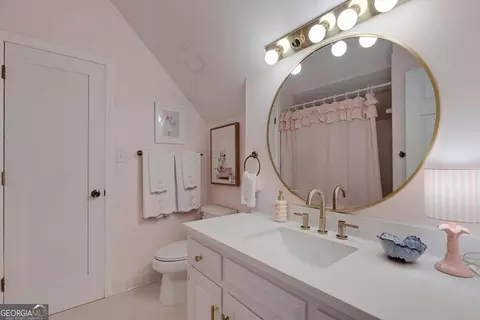 Bath - 152 Thornhill Dr, Athens, GA 30607 photo 7 of 7