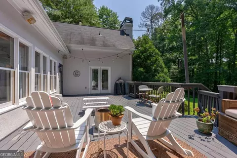 Exterior - 152 Thornhill Dr, Athens, GA 30607 photo 5 of 13