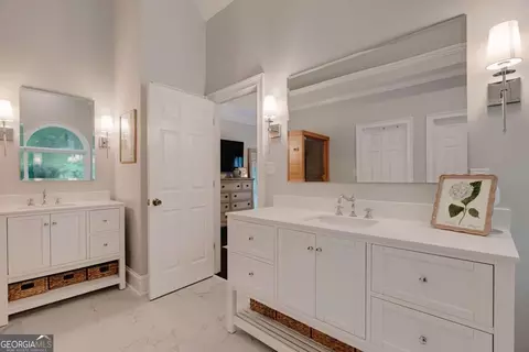 Bath - 152 Thornhill Dr, Athens, GA 30607 photo 4 of 7