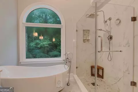 Bath - 152 Thornhill Dr, Athens, GA 30607 photo 3 of 7