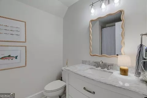Bath - 152 Thornhill Dr, Athens, GA 30607 photo 6 of 7