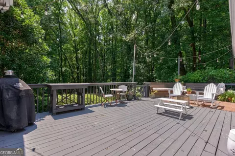 Exterior - 152 Thornhill Dr, Athens, GA 30607 photo 2 of 13