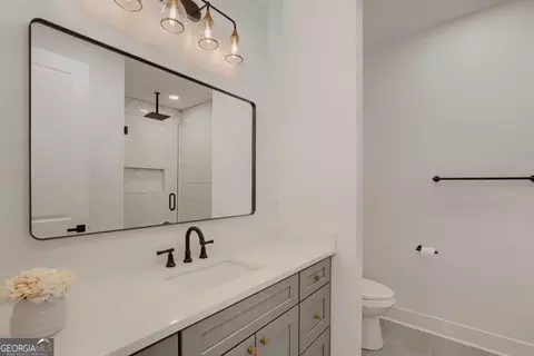 Bath - 932 Cooper Rd, Grayson, GA 30017 photo 6 of 6