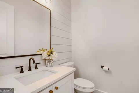 Bath - 932 Cooper Rd, Grayson, GA 30017 photo 1 of 6