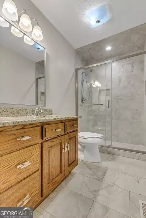 Bath - 1296 Mcquaig St NW, Cairo, GA 39828 photo 9 of 14
