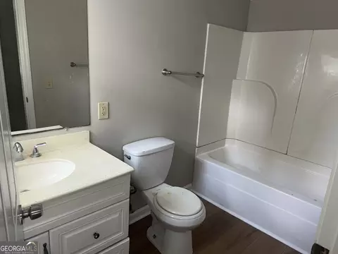 Bath - 1309 Park Ave, Lagrange, GA 30240 photo 1 of 2