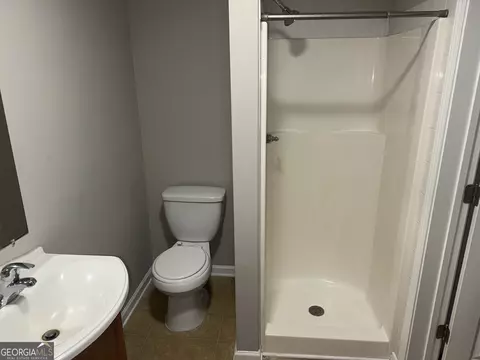 Bath - 1309 Park Ave, Lagrange, GA 30240 photo 2 of 2