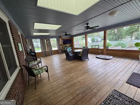 Exterior - 511 W Smith St, Claxton, GA 30417 photo 2 of 13