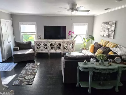 Living - 511 W Smith St, Claxton, GA 30417 photo 1 of 3
