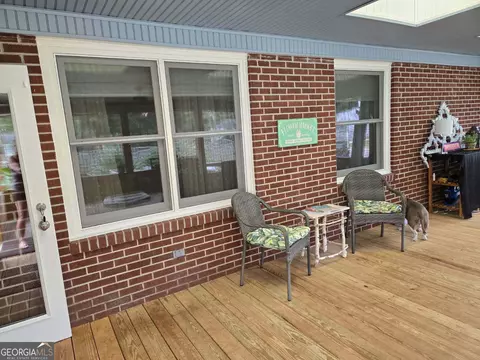 Exterior - 511 W Smith St, Claxton, GA 30417 photo 5 of 13