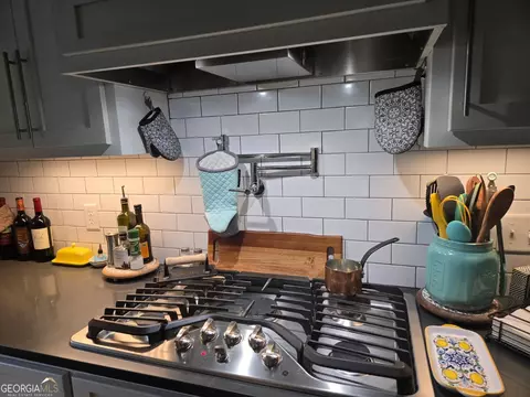 Kitchen - 511 W Smith St, Claxton, GA 30417 photo 3 of 10