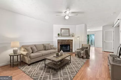 9185 Horseshoe Bnd, Gainesville, GA 30506