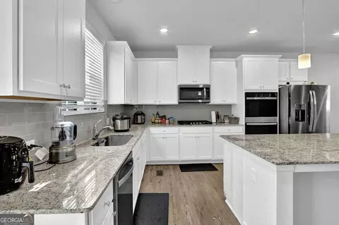 Kitchen - 3535 Senna Rd, Duluth, GA 30096 photo 3 of 5