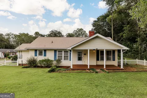 382 Elizabeth St, Commerce, GA 30529