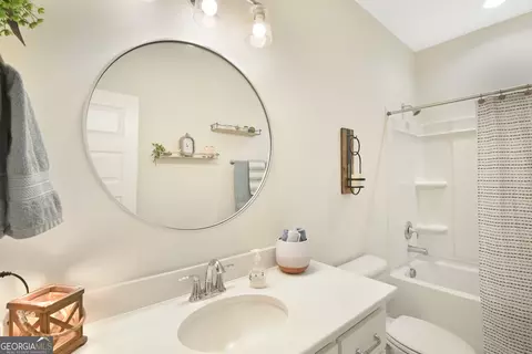 Bath - 1021 Kyles Loop NE, Townsend, GA 31331 photo 1 of 5
