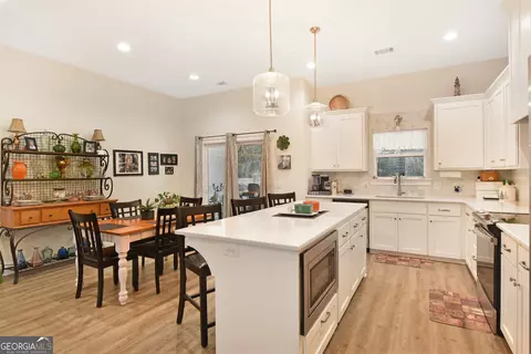 Kitchen - 1021 Kyles Loop NE, Townsend, GA 31331 photo 1 of 4